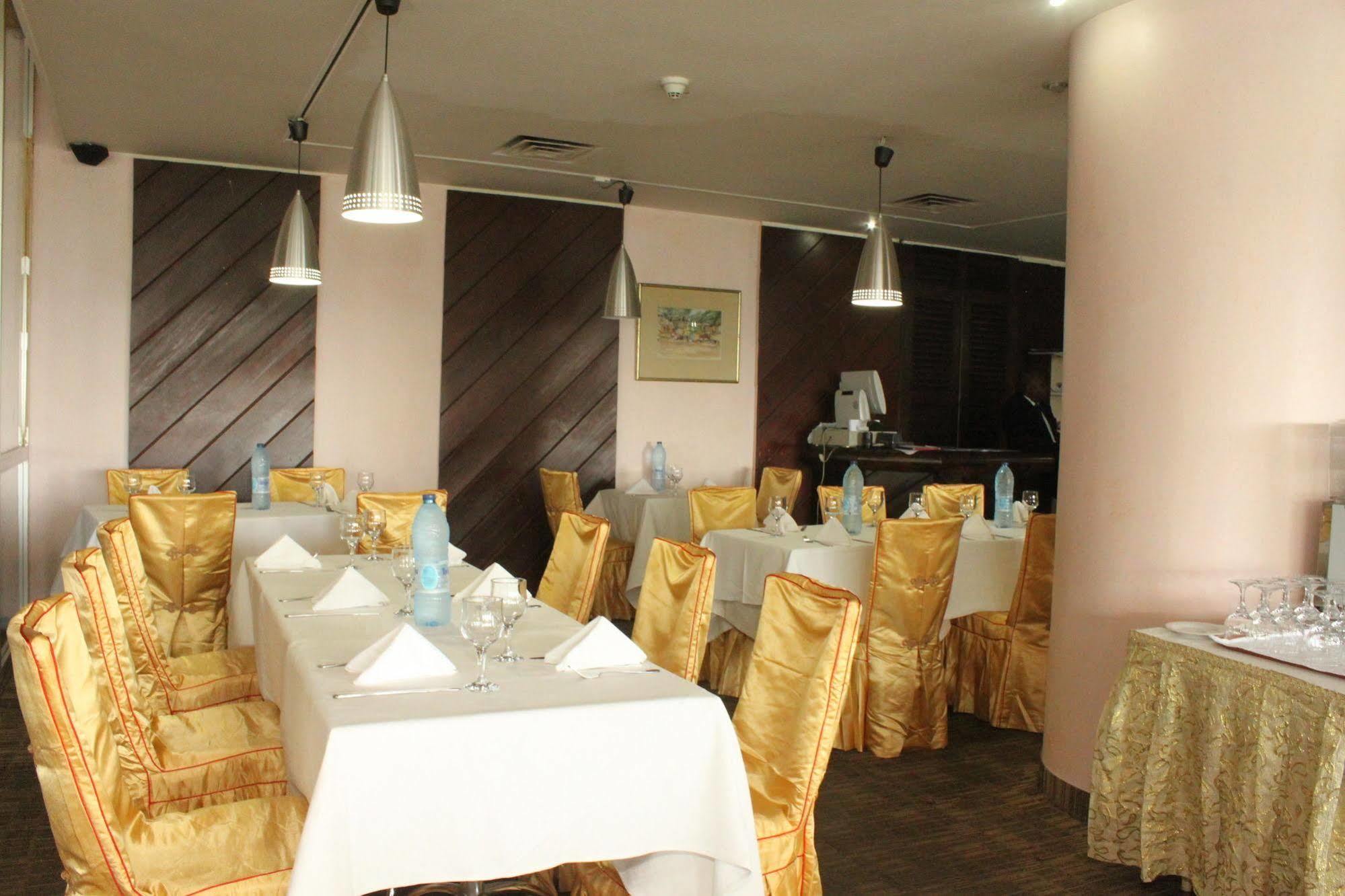 Hotel Mont Febe Yaoundé Exterior photo