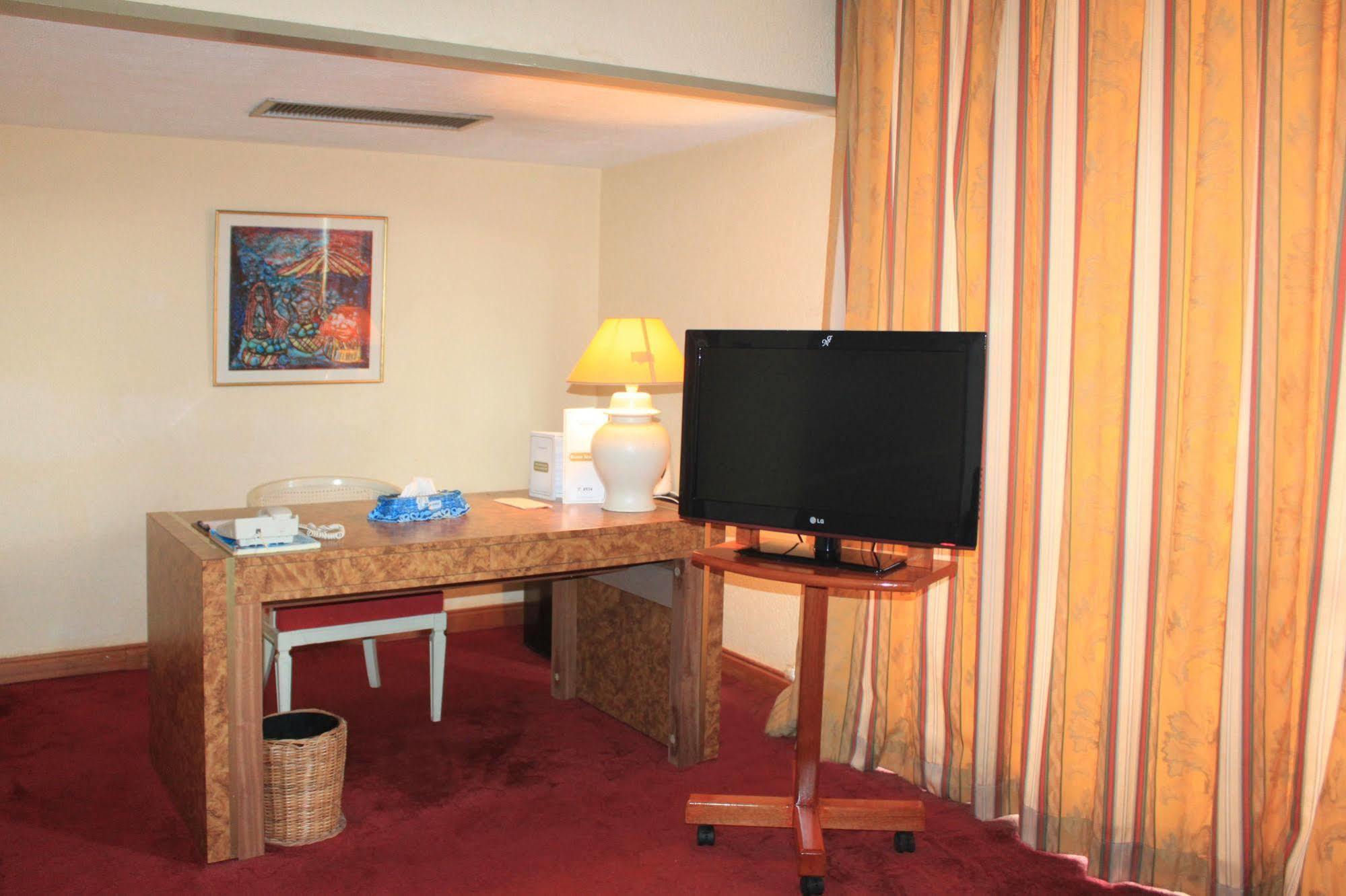 Hotel Mont Febe Yaoundé Exterior photo